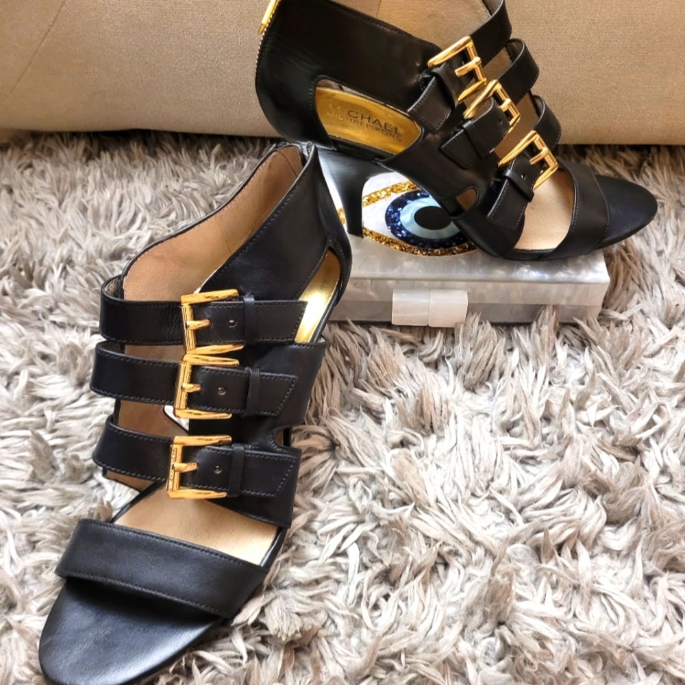 Michael Kors Buckle-up Peep-Toe Heel S9